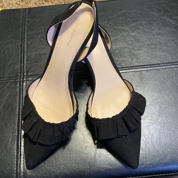Liz Claiborne Shoes - Liz Claiborne black pointed toe pumps